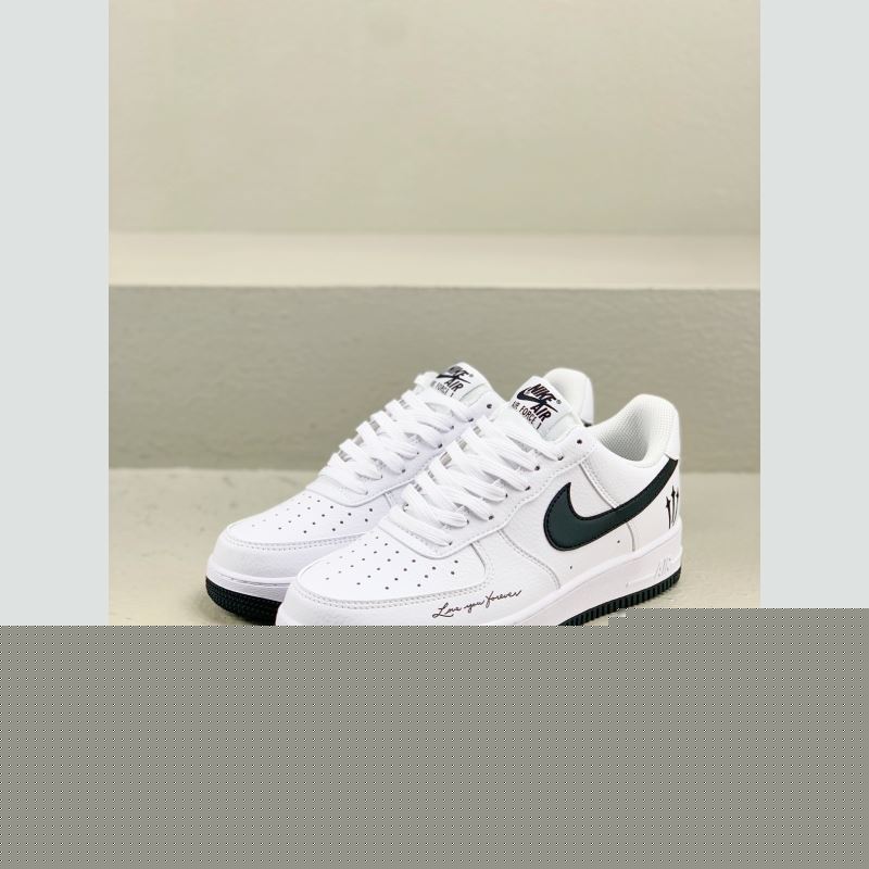 l**is V*t*n sneakers